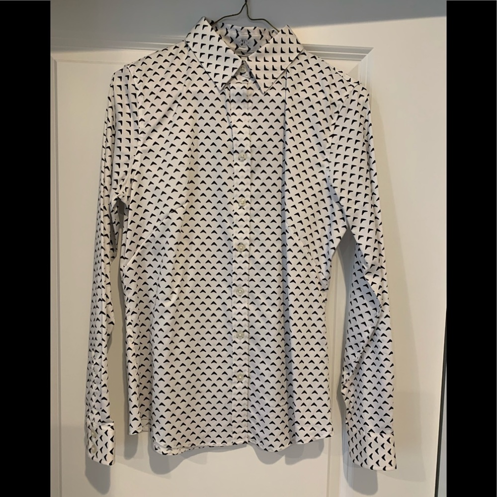 Banana Republic non-iron fitted long sleeve tailored buttoned shirt NEW W/ TAGS!